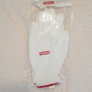 Supreme rubberized gloves
